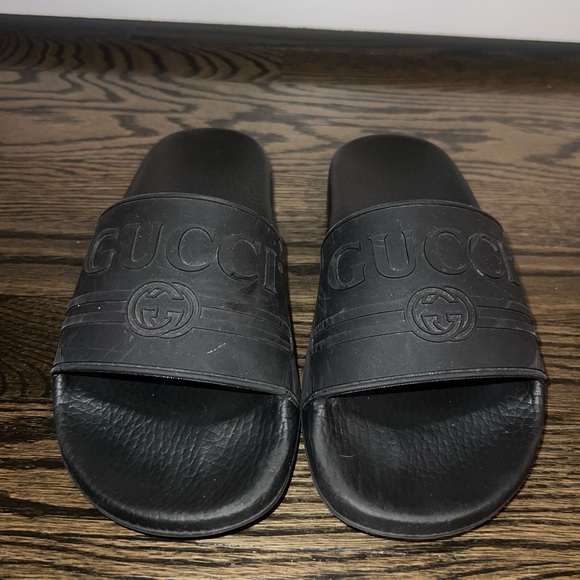 Women’s Gucci Logo Rubber Slides - Picture 2 of 7